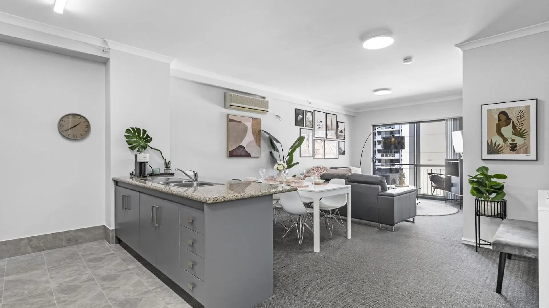 City Living Retreat - 2Br Apartment In East Perth 0*,  Αυστραλία