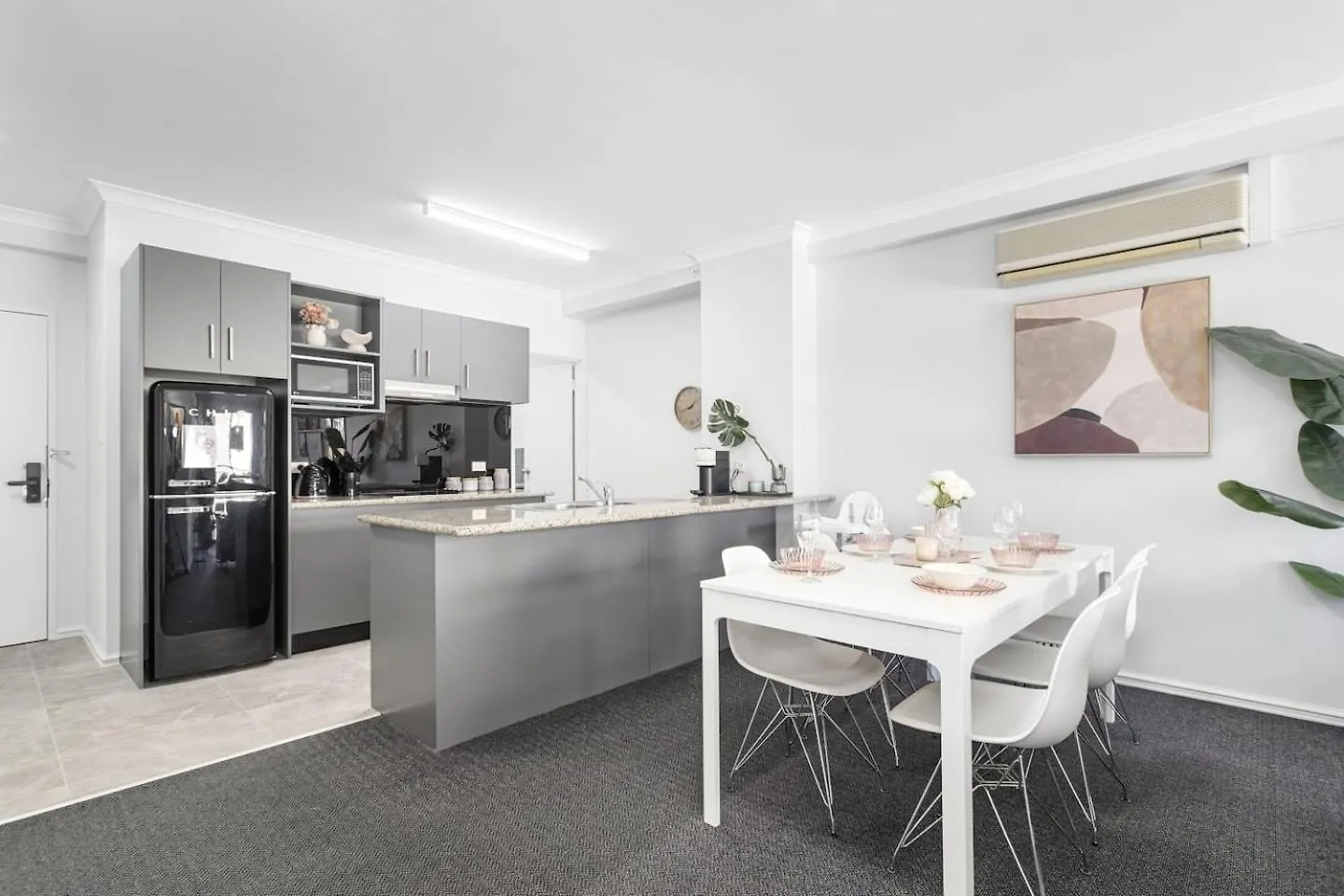 City Living Retreat - 2Br Apartment In East Perth 0*,  Αυστραλία