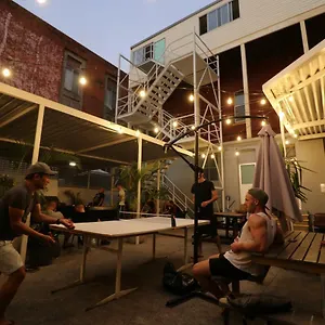  Hostal Britannia On William